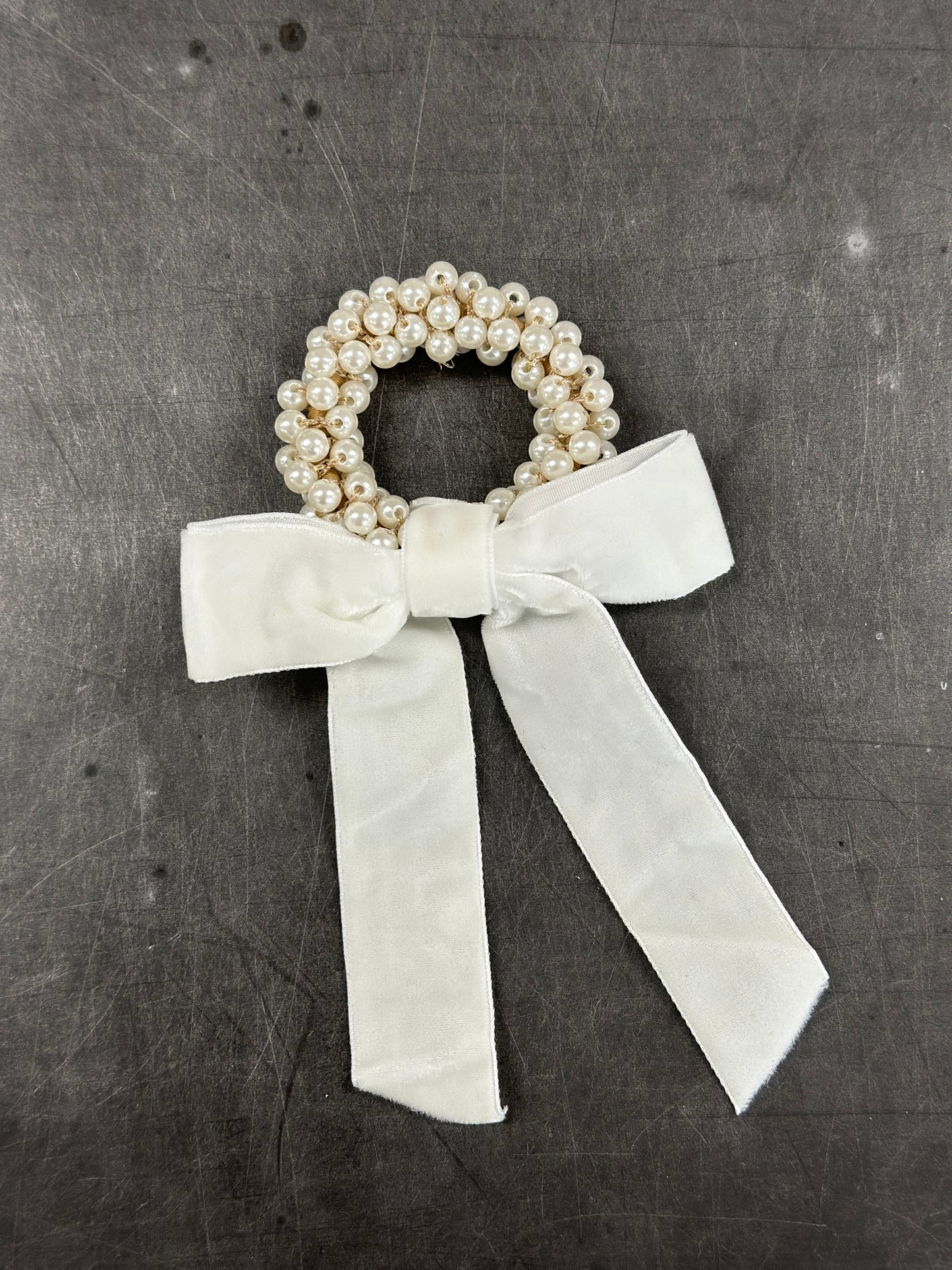 Elastic Pearl Hair Tie