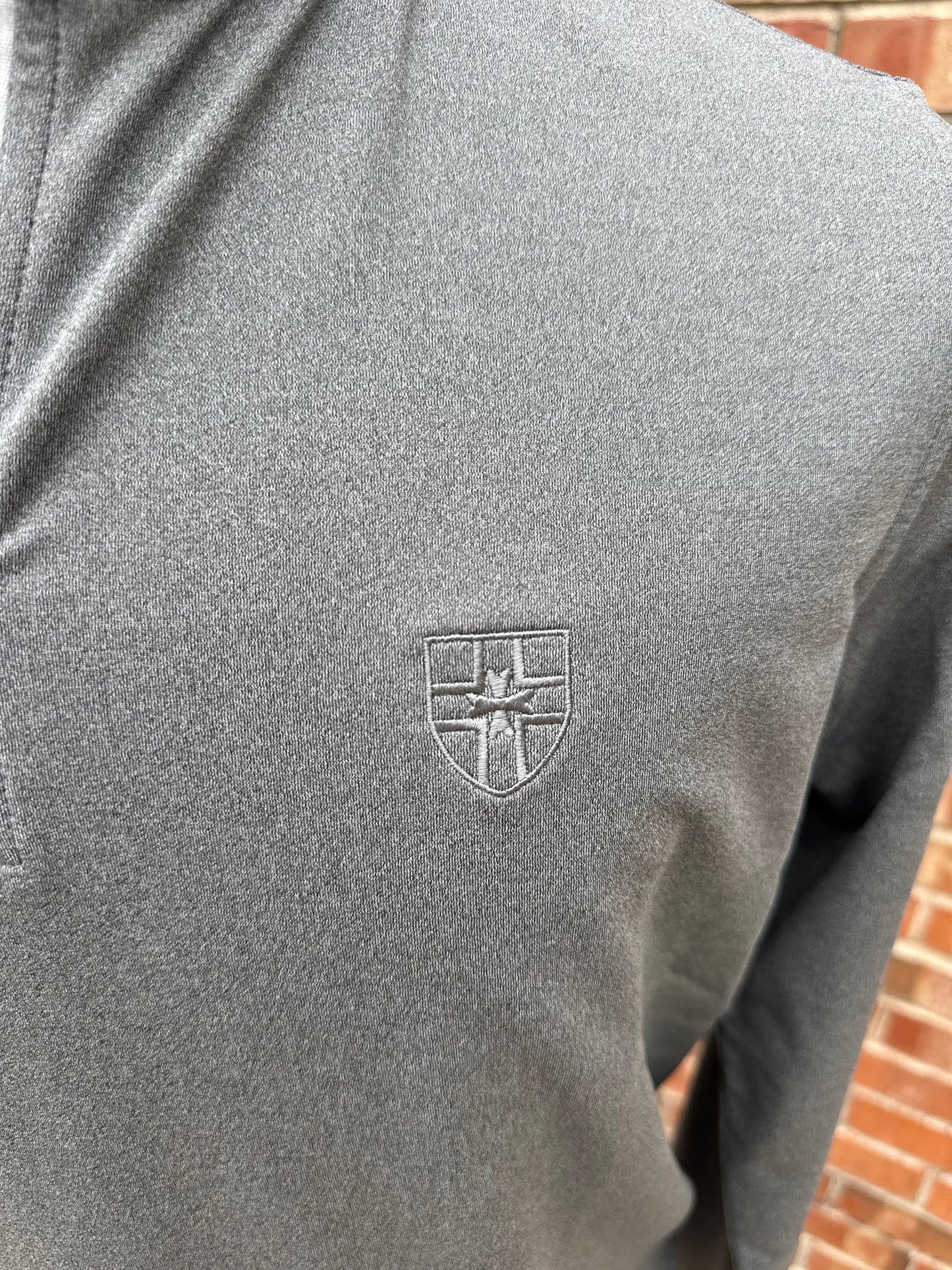 Peter Millar Performance Quarter Zip in Smoke w/ Crest